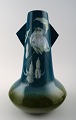 Jerome Massier, Vallauris, fransk vase i keramik, håndmalet med  fugl og 
blomster.