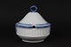 Royal 
Copenhagen Blue 
Fan 
Small lidded 
bowl no. 11506
Diameter 13,5 
cm - height 14 
cm.
1. ...