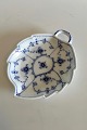 Royal 
Copenhagen Blue 
Fluted Plain 
Leafshaped 
Assiette No. 
143. Measures 
18.5 cm / 7 
9/32 in.  x ...