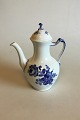Royal 
Copenhagen Blue 
Flower Curved 
Coffee Pot No 
1794. Measures 
25.5 cm / 10 
3/64 in.