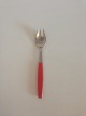 Georg Jensen 
Stainless Red 
Strata Lunch 
Fork. Measures 
17 cm / 6 11/16 
in.
