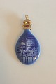 Royal 
Copenhagen Drop 
Ornament 2001.
Measures 9cm / 
3 1/2".