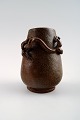 Arne Bang. Keramik vase med bladværk. 
Stemplet AB . Number 185.