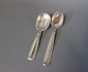 Small servers 
in Lotus, 
hallmarked 
silver.
Spoon - 115 
cm.
Fork - 13,5 
cm.
Ask for number 
...