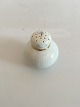 Royal 
Copenhagen 
Tradition White 
Half Lace with 
Gold Pepper 
Shaker No 711 
with Gold. 
Measures 6 ...