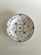 Royal 
Copenhagen Blue 
Fluted Half 
Lace Large Deep 
Plate No. 565. 
Measures 25 cm 
/ 9 27/32 in.