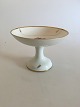 Royal 
Copenhagen 
Brown Iris Cake 
Bowl on High 
Foot No 9410. 
14 x 20 cm