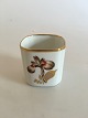 Royal 
Copenhagen 
Brown Iris 
Cigar Cup No 
1055 7.5 x 7.5 
cm