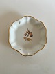 Royal 
Copenhagen 
Brown Iris Cake 
Dish No 9458. 
23 cm (9 
1/16"). In used 
condition.