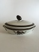 Royal 
Copenhagen 
Brown 
Tranquebar Oval 
Tureen with Lid 
No 921. 25 x 19 
cm (9 27/32" x 
7 31/64")