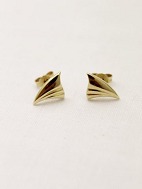 8 carat gold stud earrings sold