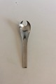 Georg Jensen 
Stainless Blue 
Shark Serving 
Fork
Measures 20.5 
cm / 8 5/64 in.