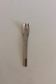 Georg Jensen 
Stainless Blue 
Shark Cake 
Fork.
Measures 14.5 
cm / 5 45/64 
in.