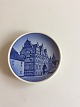 Royal 
Copenhagen 2010 
Plaquette No 24 
Jens Bangs 
Stonehouse in 
Aalborg
Måler 8cm / 3 
1/7"