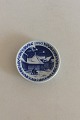 Royal 
Copenhagen 
Christmas 
Plaquette 1990
Measures 8cm / 
3 1/7".