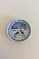 Royal 
Copenhagen 
Christmas 
Plaquette 1987.
Measures 8cm / 
3 1/7".