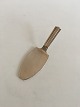 Hans Hansen 
Arvesølv No 18 
Sterling Silver 
Cake Server. 
15.6 cm L (6 
9/64")