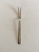 Hans Hansen 
Arvesølv No 18 
Sterling Silver 
Cold Cuts Fork. 
15 cm L. (5 
29/32")