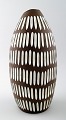 Ingrid Atterberg for Upsala-Ekeby "Negro" keramik vase i art deco stil. 
