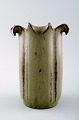 Arne Bang keramik vase. Stemplet AB 17.
