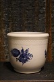 Porcelain 
flowerpot 
holder in Blue 
Flower of Royal 
Copenhagen. 
Factory 1st 
quality.
Decorative ...