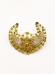 Brooch animal 
claw with 
filigree gold 
3.7 x 4.5 cm.   
            Nr. 
294,877