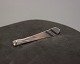 Tie clip stamped HJ in 830 silver.
5000m2 udstilling.
