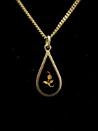 8 carat necklace with pendant