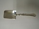 Russia. Silver 
(84) 875. 
Silver Cake 
server. Length 
22 cm.
