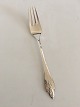 Georg Jensen 
Akkeleje 
Sterling Silver 
Dinner Fork No 
012. Measures 
19.5 cm / 7 3/4 
in.