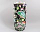 Umbrella stand. 
China. 
Decorated with 
flowers. 20th 
century. H: 47. 
Dia .: 22 cm.