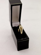 14ct gold ring with diamond