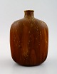 Marcello Fantoni, Italien. Keramik vase, glasur i brune toner.
