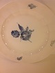 Blue Flower 
Edged.
Around 33.5 cm
Royal 
Copenhagen RC 
No. 10-8534
First sorting.
Contact ...