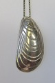 Sterling 
Necklace, Owe 
Johansen, 20th 
Century. 
Varberg, 
Sweden. Chain 
length: 49 cm. 
Stamped.