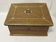 Sewing box made of oak, about 1770
With Chr. VIII painting "exposed" by a professional restorer 
Oblique cover and inside is a little pigeon hole with a cover as well
Measure: 21cm x29,5cm
H: 19,5cm / 11,5cm