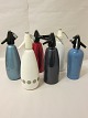 Siphon bottles/Chiffon bottles, retro, about 
1950-1960
H: 32 cm
We have a collection of about 20 bottles in 
different colours and shape
It is possible to buy singly or special offer 
when all pieces are bought as one purchase