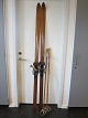 Cross-country ski made of wood
Old Cross-country ski made of wood with bindings 
and ski sticks (please take a look at the photos)
L Ski: 2m
L Sticks : 124cm