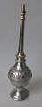 Vie water 
container, 
silver-plated 
brass, 19th 
century. 
Height: 20 cm. 
Decorated. 
Stamped.