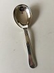 Georg Jensen 
Sterling Silver 
Nordic Serving 
Spoon No 115. 
Measures 19.8 
cm / 7 51/64"