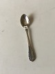 Georg Jensen 
Sterling Silver 
Lily of the 
Valley Mocha 
Spoon No 035. 
Measures 9.5 cm 
/  3 47/64"