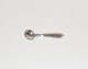 Karina salt 
spoon in silver 

Stamped the 
three towers 
Length 6.2 cm.