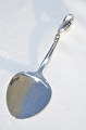 Blooson Georg 
Jensen silver 
flatware. 
Blossom Pastry 
server with 
toweres marks 
from 1919-1930, 
...