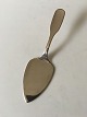 Hans Hansen 
"Susanne" 
Sterling Silver 
Cake Server. 
19.4 cm L (7 
41/64").