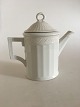 Royal 
Copenhagen 
White Fan 
Coffee Pot No. 
11553. 21 cm H. 
1st Quality, In 
great 
condition.