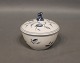 Small porcelain 
lidded jar, 
no.: 1975 by 
Royal 
Copenhagen. 
H - 8,5 cm and 
Dia - 9 cm.
