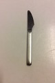 Georg Jensen 
New York Matt 
Stainless 
Dinner Knife.
Measures 21cm 
/ 8 1/4".