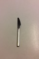 Georg Jensen 
New York Matt 
Stainless Lunch 
Knife.
Measures 
19,5cm / 7 
2/3".