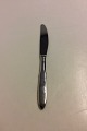 Georg Jensen 
Mitra Matte 
Stainless 
Dinner Knife 
w/o blade. Long 
shaft, short 
blade.
Measures 23 
...