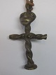 Bronze cross in 
the form of 
woman, 20th 
century. Cire 
perdue. Benin. 
6.5 x 4 cm.